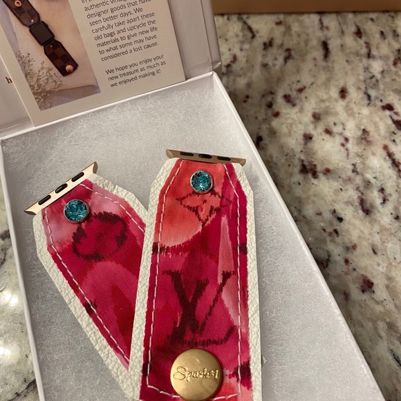 Spark*l Apple Band Louis Vuitton - Picture 4 of 5